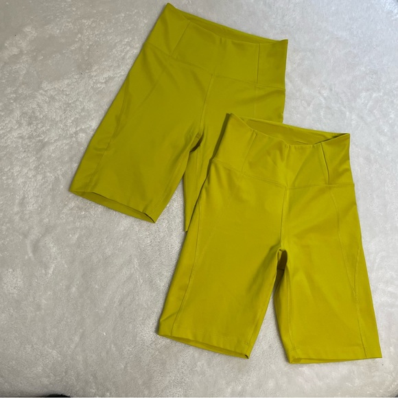 Girlfriend Collective Compression High-Rise Bike Short - Picture 9 of 13